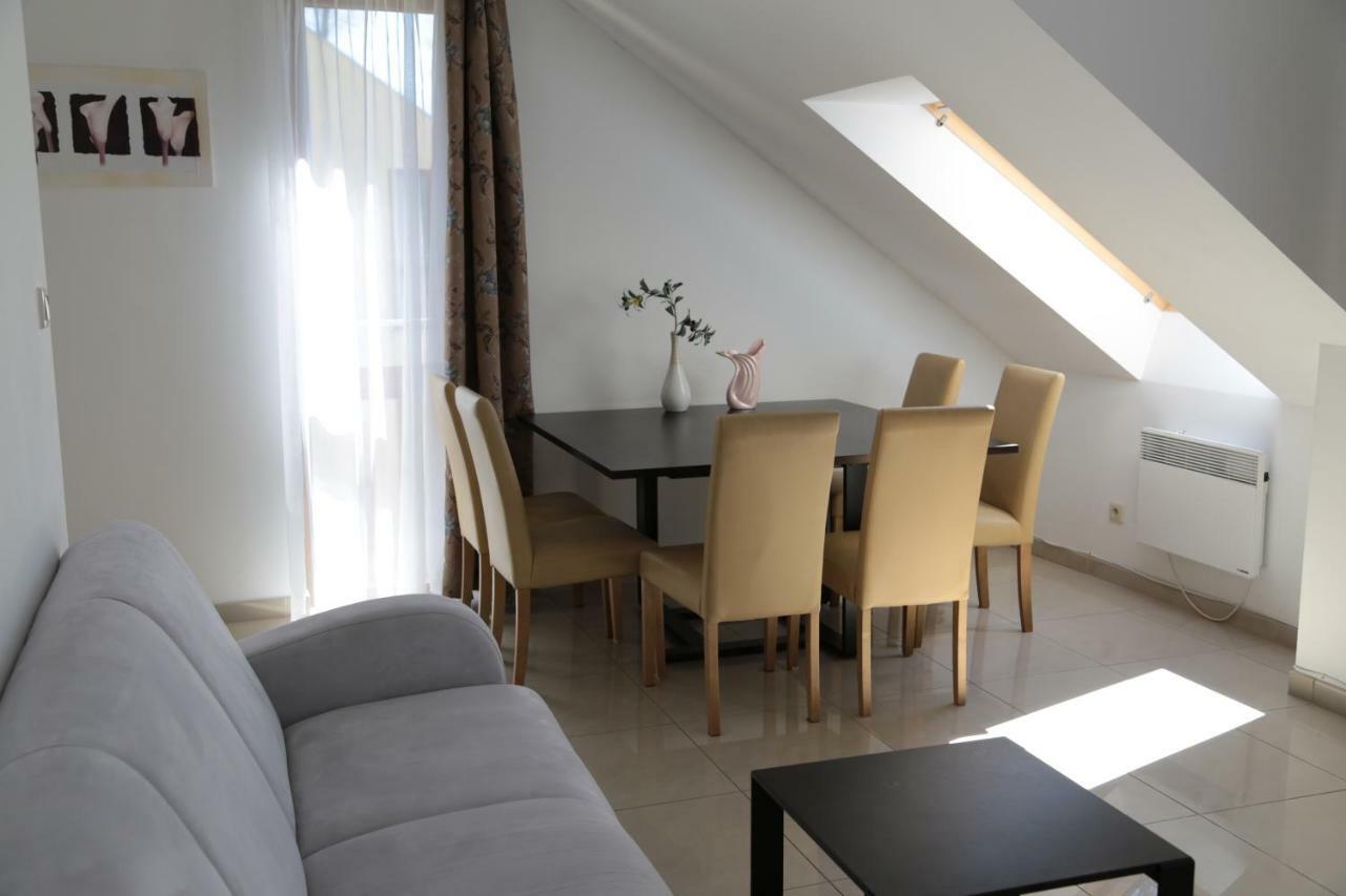 Apartament Ams A12 Apartment Rewal Bagian luar foto